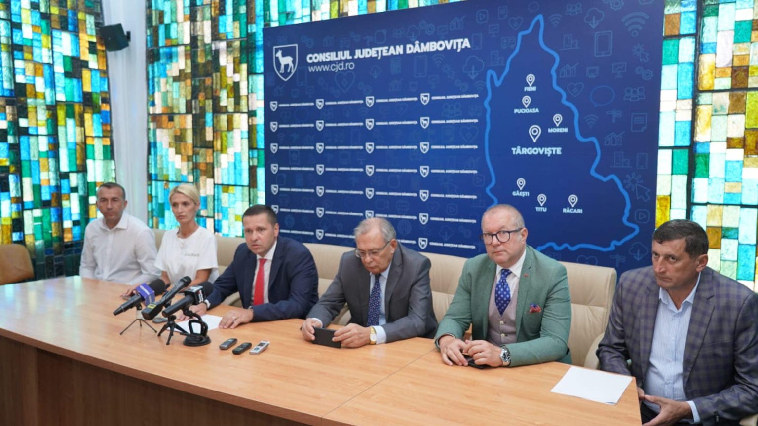 S-a semnat contractul de proiectare și execuție lucrări de reabilitare și modernizare DJ 724 Malu cu Flori-Pucheni