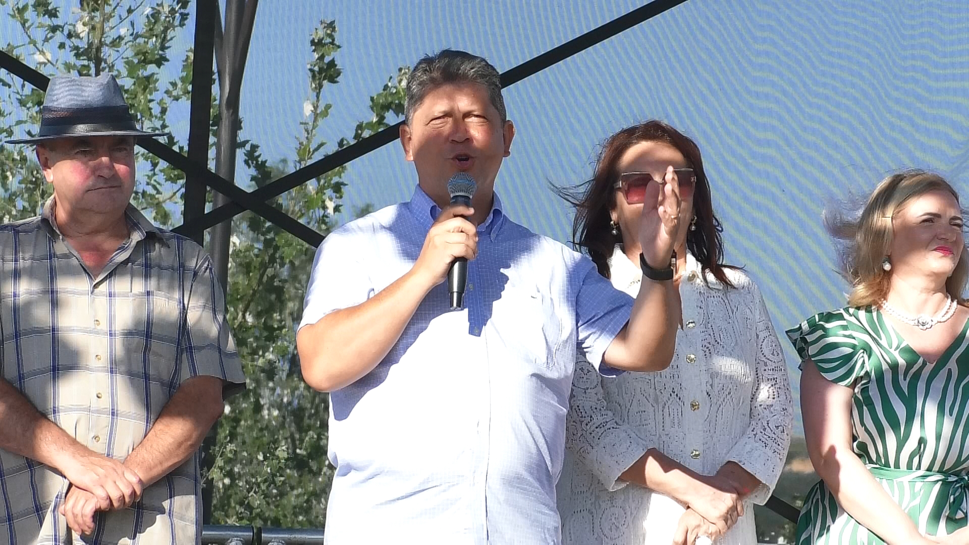 Comuna Șotânga a îmbrăcat straie de sărbătoare,locuitorii din comună au sărbătorit sâmbătă 5 august 2023, Ziua Comunei. Primarul Constantin Stroe