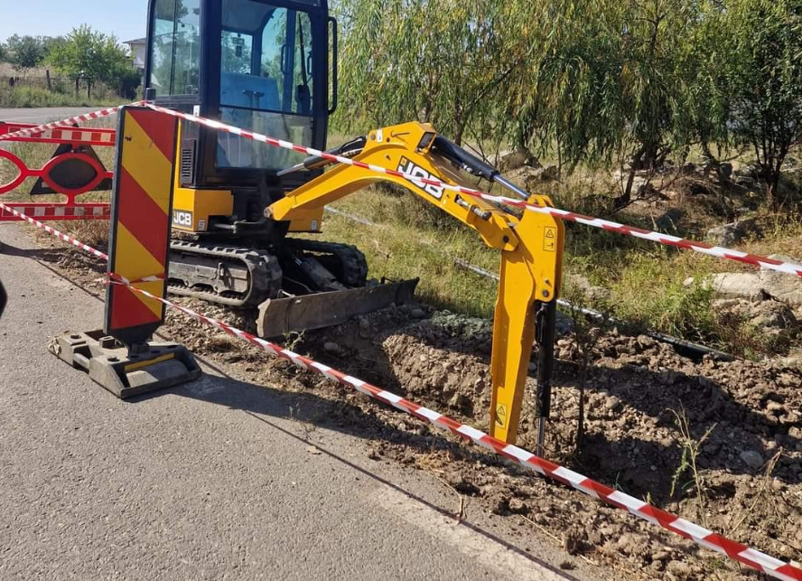 Rețea de gaze pe Strada Floreasca din comuna Văcărești, lucrările sunt în desfășurare