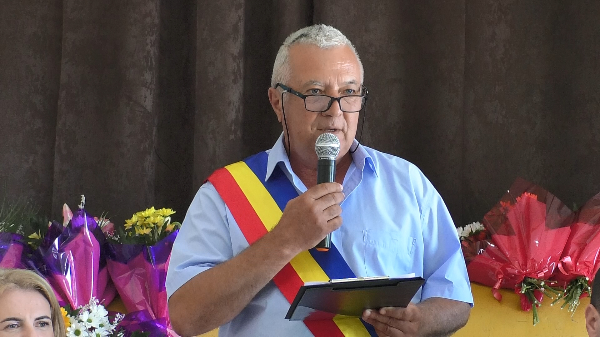 Ziua comunei I.L. Caragiale: Omagii, Recunoștință și Jubileu pentru Oameni de Onoare și Cupluri de Aur. VIDEO