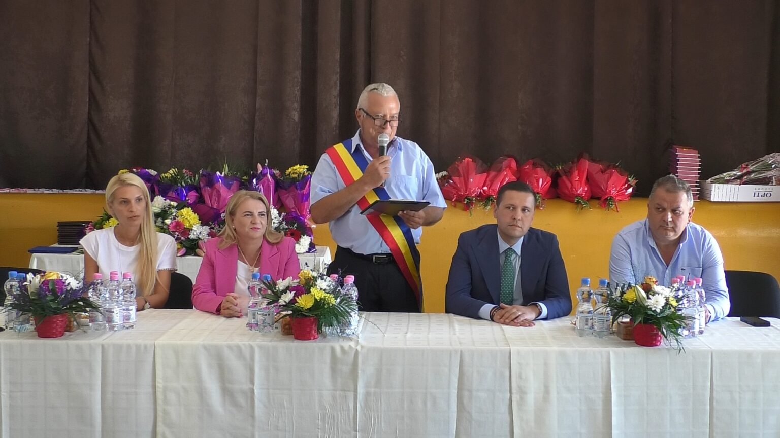 Ziua comunei I.L. Caragiale: Omagii, Recunoștință și Jubileu pentru Oameni de Onoare și Cupluri de Aur. VIDEO