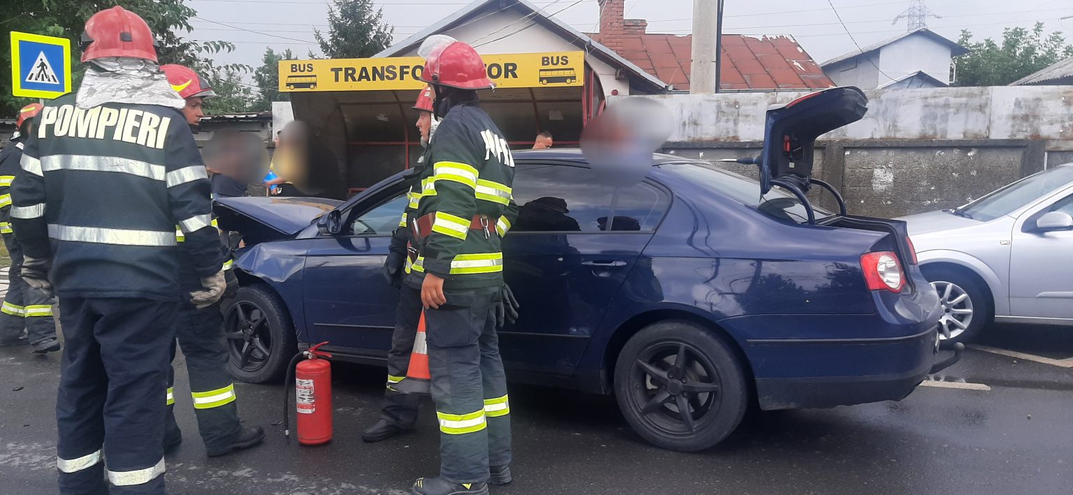 Accident rutier pe DN 71, coliziune între două autoturisme