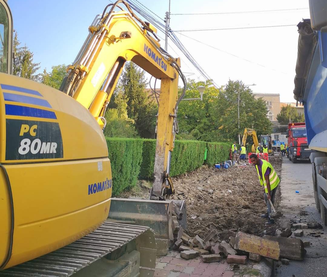 Au început lucrările de modernizare a Bulevardul Libertății din Târgoviște, se lucrează concomitent pe alte șapte străzi, respectiv