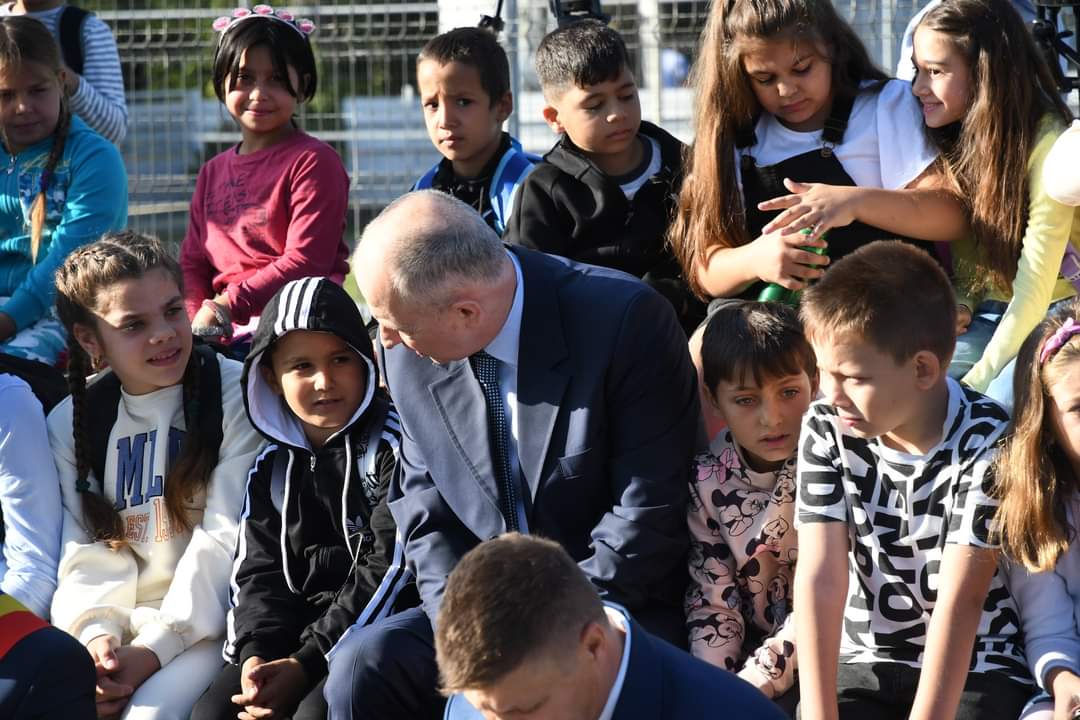 Secretarul general adjunct al NATO, Mircea Geoana a participat la deschiderea anului școlar la Școala Ghergani și Liceul Răcari