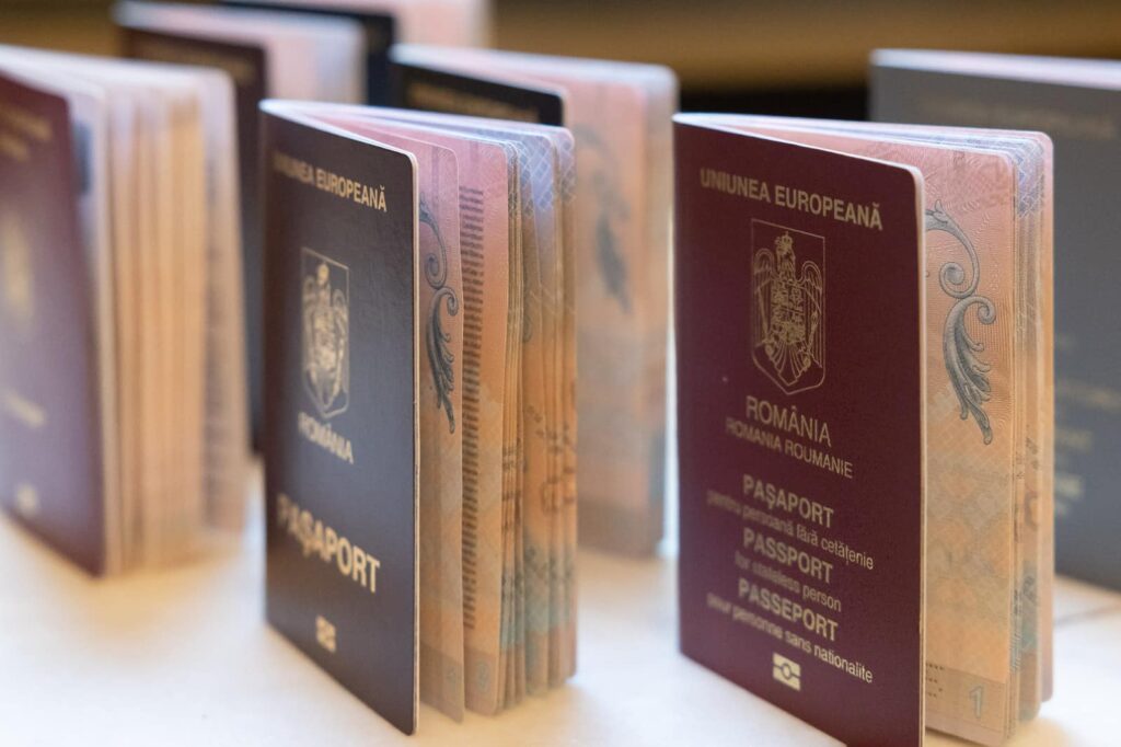 În perioada sezonului estival (lunile iunie, iulie și august), lucrătorii din cadrul Serviciului Public Comunitar de Pașapoarte Dâmbovița au eliberat 7.903 pașapoarte, din care 6.888 pașapoarte electronice și 1015 pașapoarte temporare.