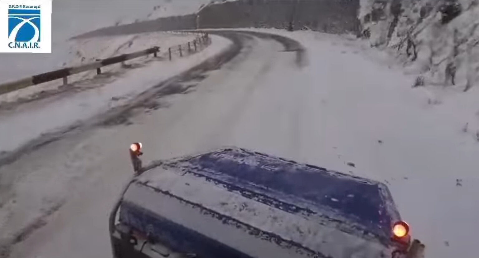 Pe Transfăgărășan iarna și-a făcut simțită prezența! VIDEO