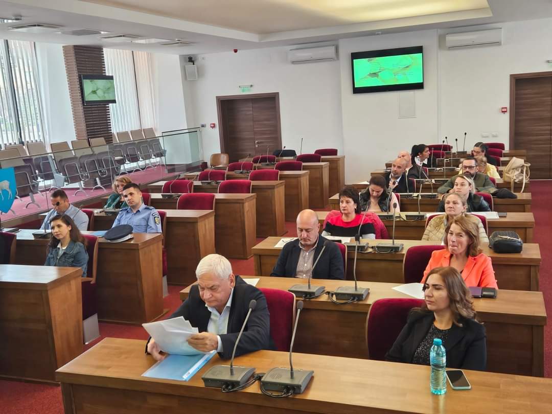 Subsecretarul de stat din Ministerul Educației, Marian Daragiu a participat alături de prefectul Claudia Gilia, la ședința Grupului de Lucru Mixt
