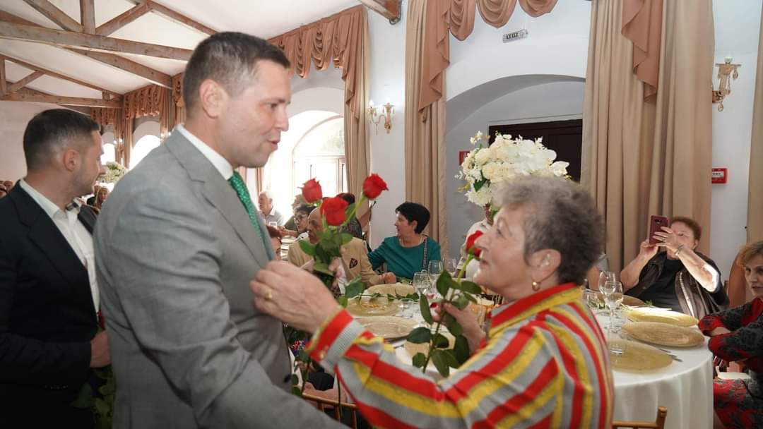 Ministerul Muncii și conducerea PSD Dâmbovița s-au întâlnit cu seniorii, a fost o întâlnire în cadrul căreia s-au discutat o serie de subiecte la ordinea zilei.