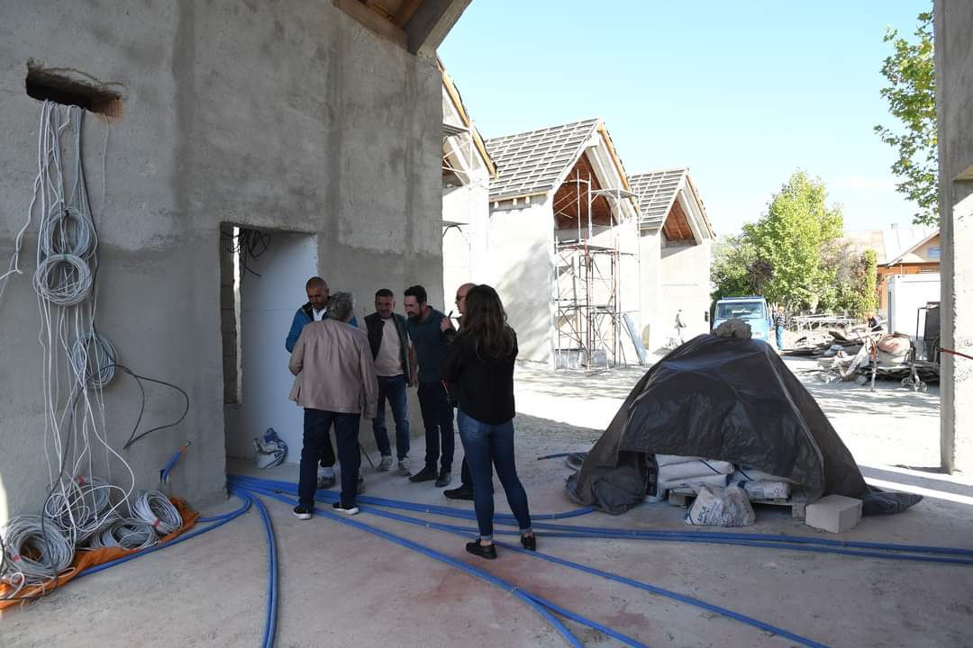 Se lucrează la noua Grădiniță din Răcari, administrația locală condusă de primarul Marius Caraveţeanu anunță că investiția