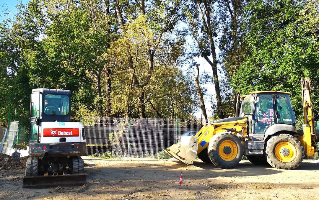 Au început lucrări de modernizare și în parcul Chindia, cea mai extinsă zonă verde și de relaxare din oraș, astfel, pe strada Cornel Popa