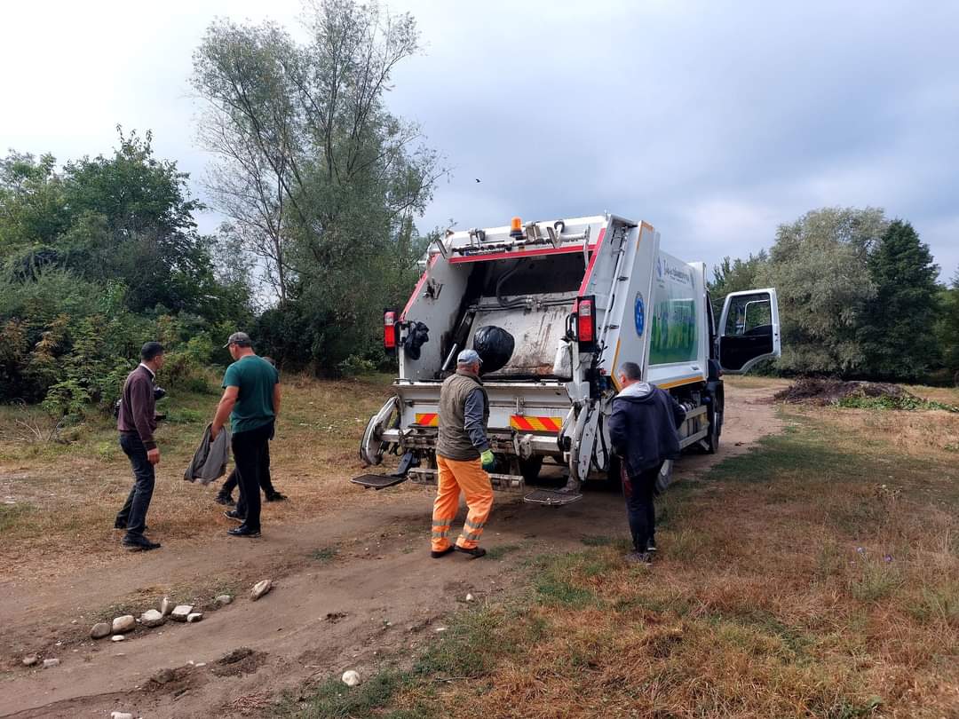 Primăria Vulcana Pandele s-a alăturat acțiunii Let's do it, România, Ziua Națională de Curățenie a fost marcată la Vulcana- Pandele printr-o 