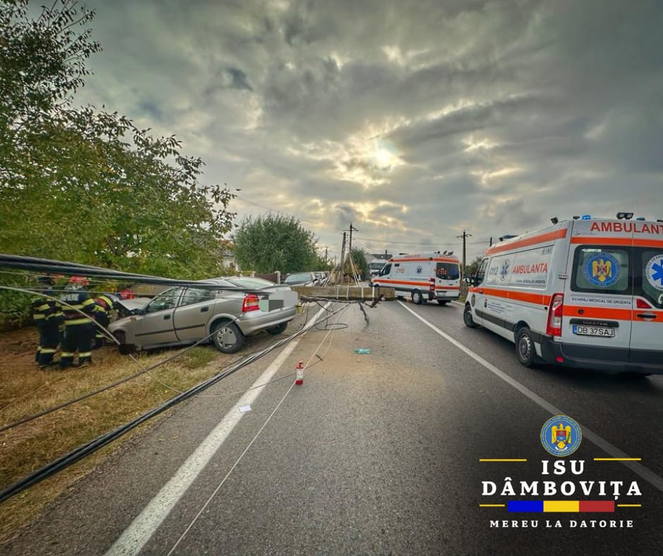 Accident rutier în localitatea Valea Voievozilo: s-a izbit cu mașina de un stâlp de electricitate, imediat la fața locului au ajuns pompierii de la Detașamentul