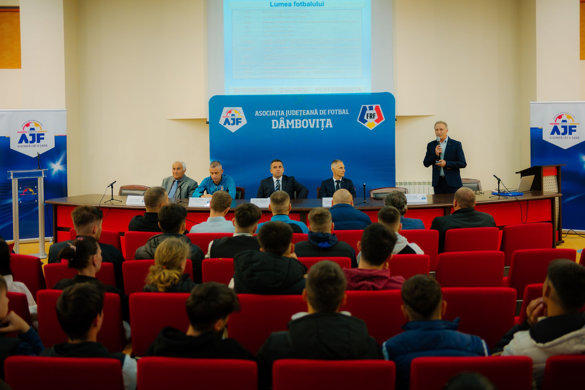 Lansarea Cursului de Formare a Arbitrilor la Târgoviște: O Prezență Masivă și Un Mesaj Puternic