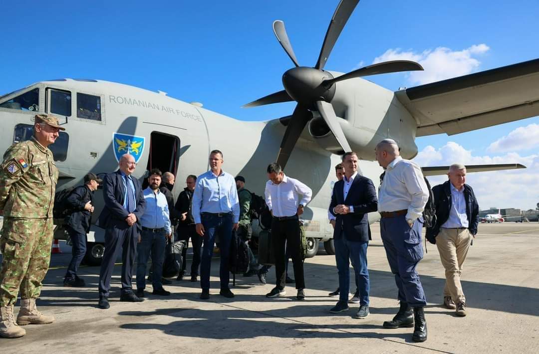Alfred Simonis, președintele interimar al Camerei Deputaților și alți parlamentari români au mers în zona de conflict din kibbutz-ul Kfar Aza, din Israel