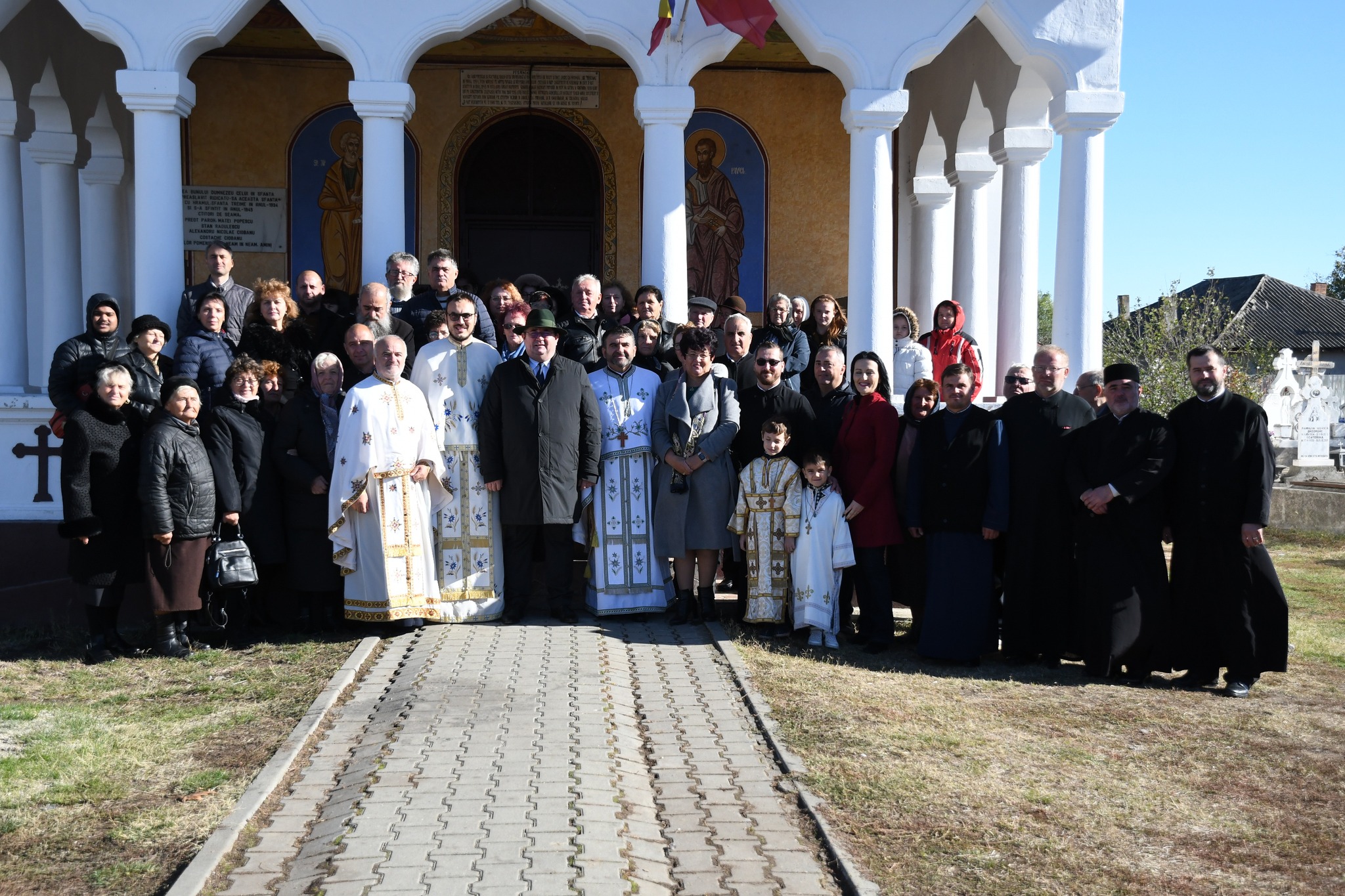 Într-un cadru de mare sărbătoare, parohia "Sfânta Treime" din Ghergani a fost martora unei ceremonii pline de emoție și spiritualitate
