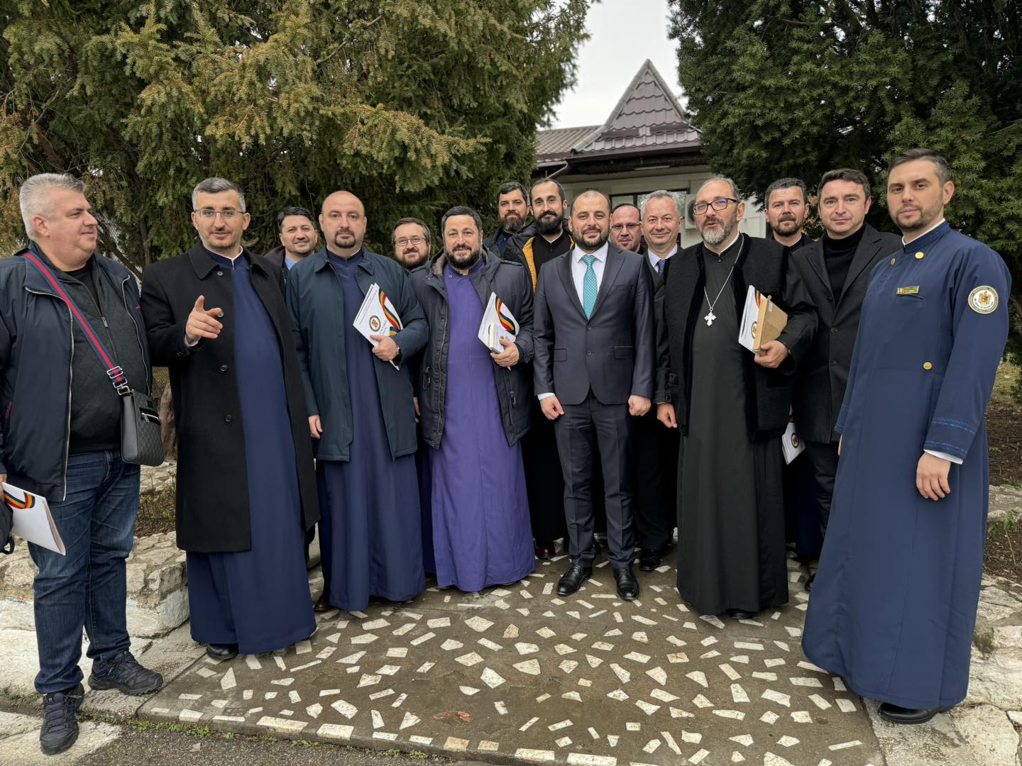 Joi, 14 decembrie 2023, Penitenciarul Mioveni a devenit martorul unui eveniment deosebit, în care preotul și profesorul universitar Constantin Necula