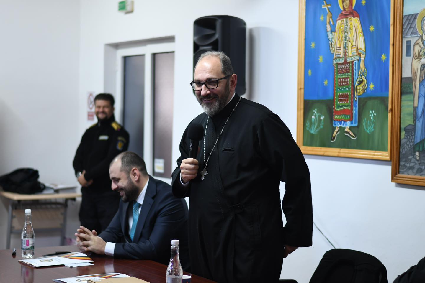 Joi, 14 decembrie 2023, Penitenciarul Mioveni a devenit martorul unui eveniment deosebit, în care preotul și profesorul universitar Constantin Necula