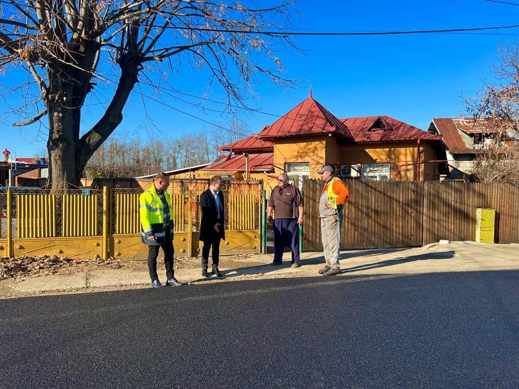 Administrația din Răzvad, sub îndrumarea eficientă a primarului Emanuel Spătaru, a reușit să finalizeze cu succes proiectul de asfaltare