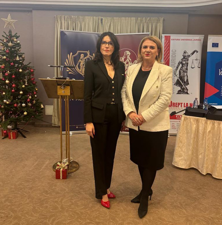 Conf.univ.dr. Claudia Gilia și conf.univ.dr. av. Denisa Barbu au onorat invitația la GALA "PREMIILOR ȘTIINȚIFICE ALE UNIUNII JURIȘTILOR DIN ROMÂNIA”, un eveniment de înaltă ținută academică.