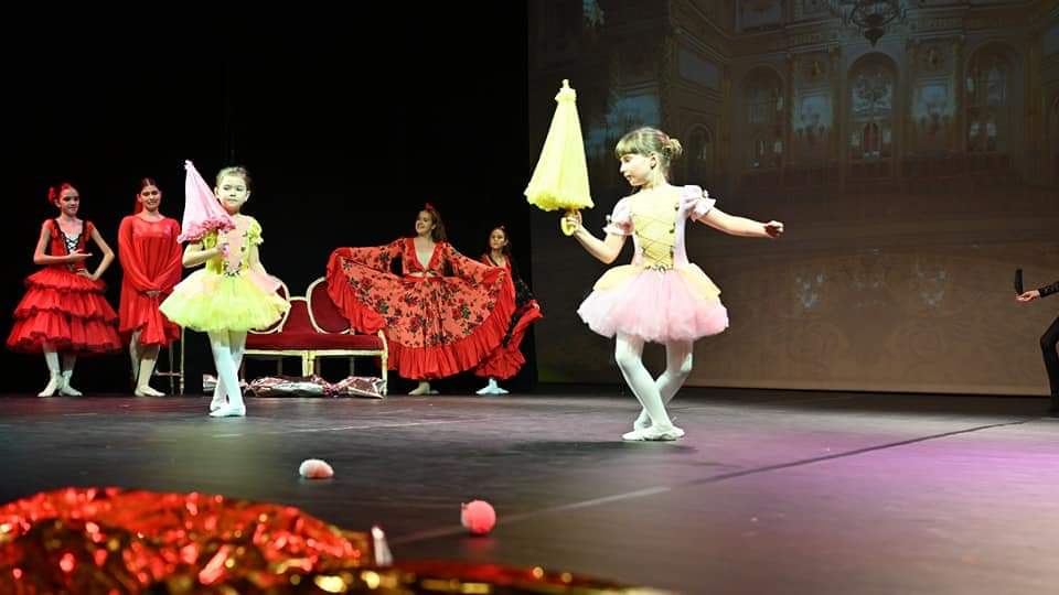 Reușite naționale și internaționale pentru balerinele târgoviștence, este vorba  despre elevele îndrumate de prof. coregraf Daniela Rotari Pătuleanu.