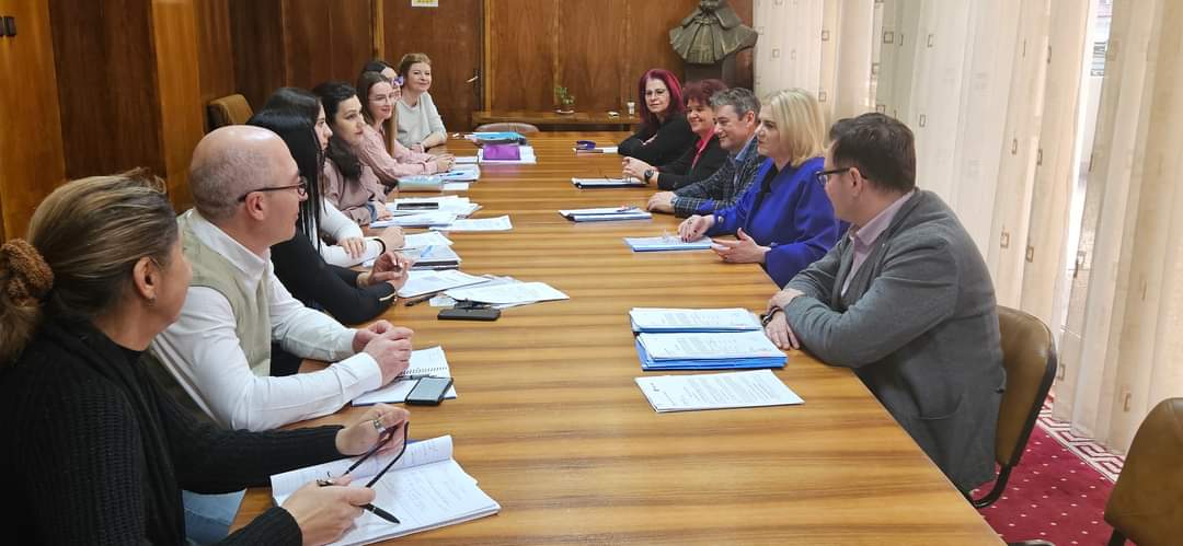 Studenții de la Universitatea "Valahia" au făcut  practică la Instituția Prefectului din județul Dâmbovița, fiecare zi a fost una plină de evenimente și noi cunoștințe acumulate. 