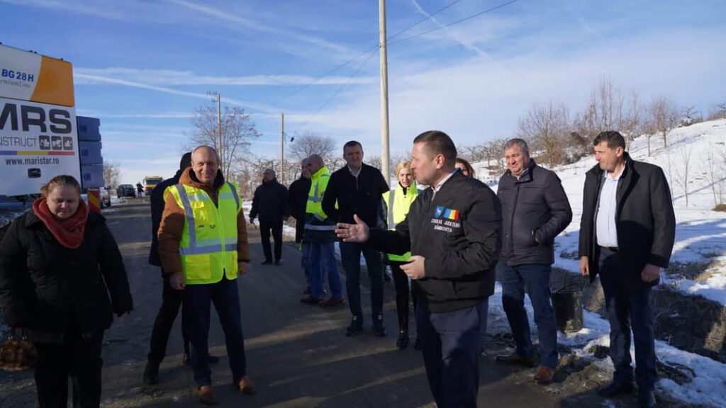 CJ Dâmbovița a dat ordin de începere a  lucrărilor de reabilitare și modernizare pe  DJ 724 Malu cu Flori – Pucheni, vorbim de 6, 7 km de drum. 