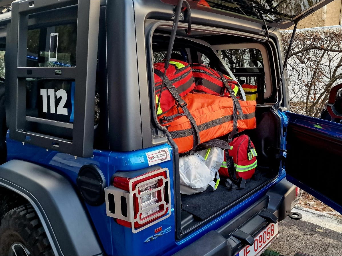 Flota auto a  Jandarmeriei  Dâmbovița s-a completat cu un Jeep Wrangler ce va fi flosit în zona montană Bucegi, vineri, 12 ianuarie a.c., la Romexpo