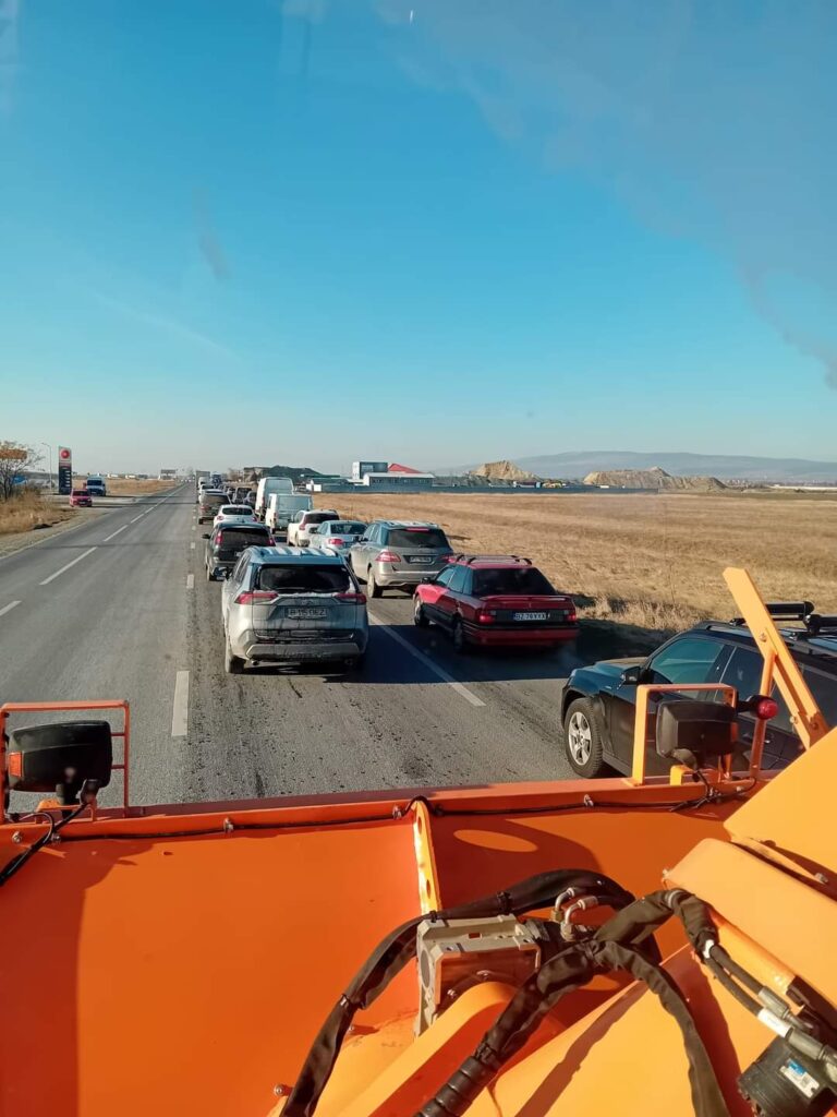 Traficul rutier pe DN 2, sensul de mers Buzău - București este perturbat de un protest al transportatorilor. 