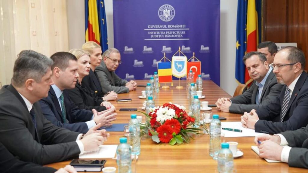 Excelența Sa Özgür Kıvanç Altan, Ambasador Extraordinar și Plenipotențiar al Republicii Turcia în România, a făcut o vizită de lucru  în județul Dâmbovița.