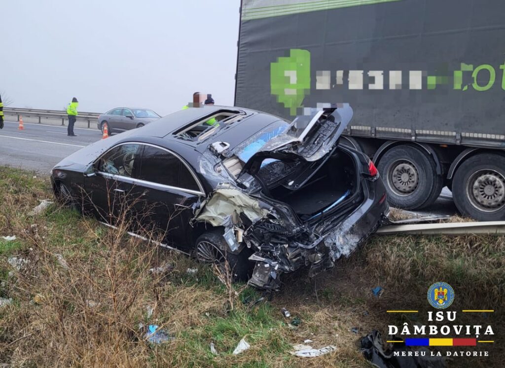 Accident rutier pe A1, km 49, coliziune între un autotren și un autoturism
