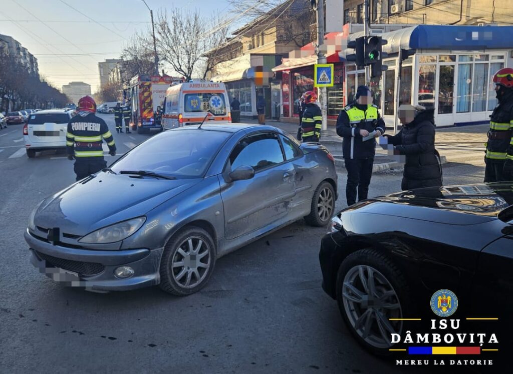 Coliziune pe Bulevardul Independenței din Târgoviște, unde au fost implicate două autoturisme.