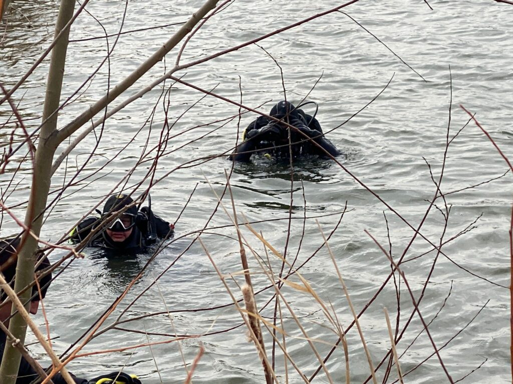 Pompierii dâmbovițeni au fost solicitați să intervină raza localității Visina, în cazul unei persoane înecate. 