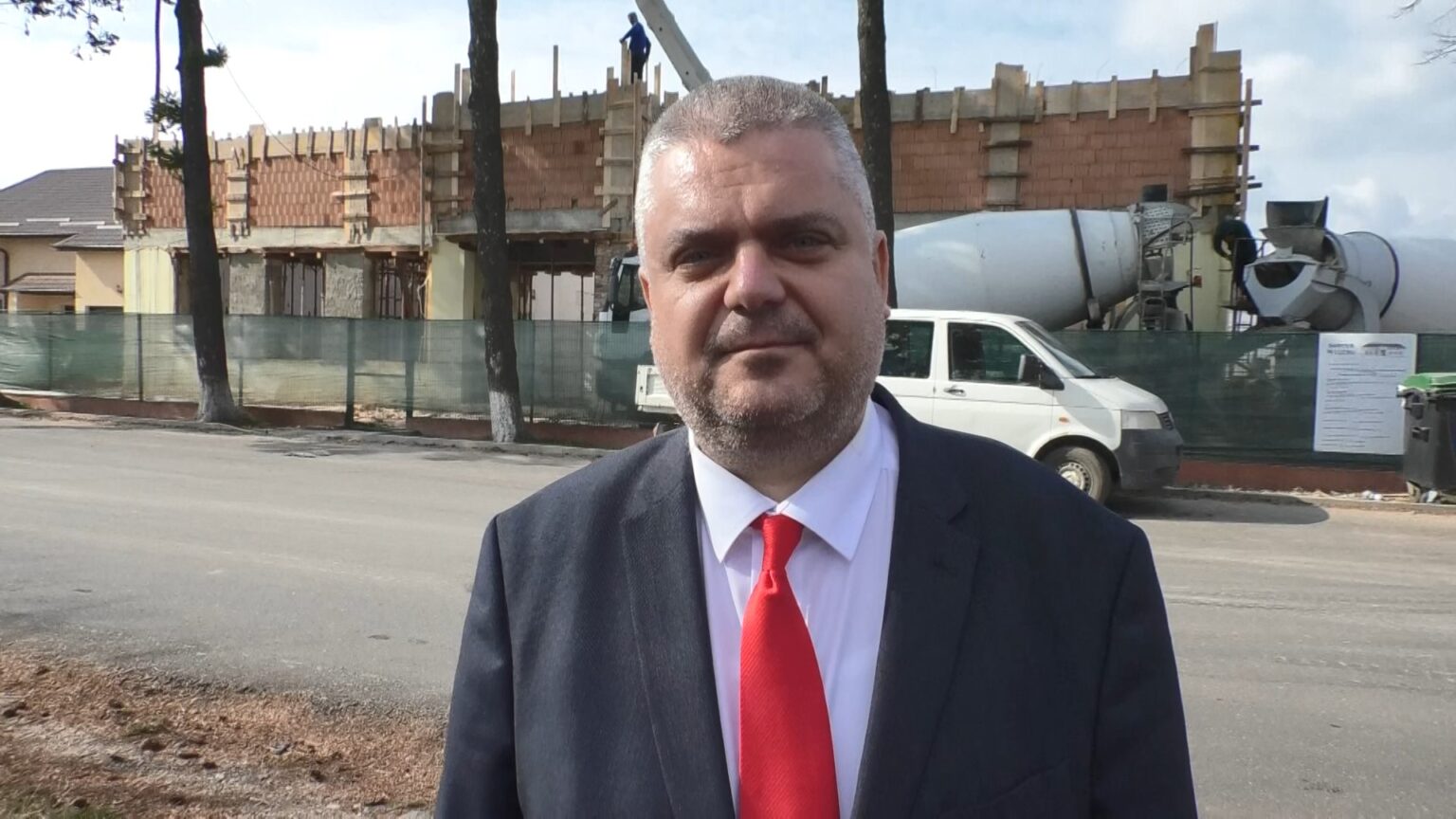 Comuna Gura Foii se află în plin proces de modernizare, atât în ceea ce privește infrastructura :  apă-canal, gaze, iluminat public, asfaltare drumuri cât și învățământul. 