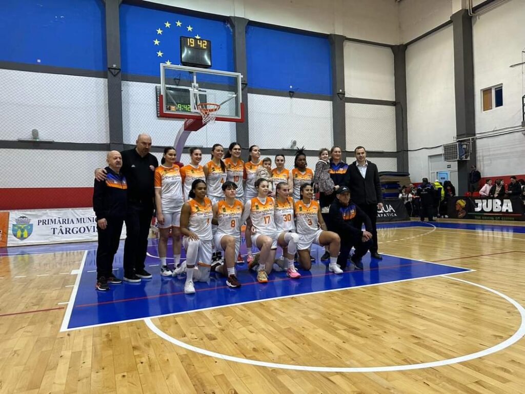 CSM Târgoviște a fost înfrântă în Finala Cupei României la baschet, de CSM Constanța CSM Târgoviște a fost înfrântă în Finala Cupei României la baschet, de CSM Constanța, într-o finală plină de suspans și intensitate, echipa CSM Târgoviște a fost învinsă de mult mai puternica CSM Constanța care a cucerit astfel trofeul.