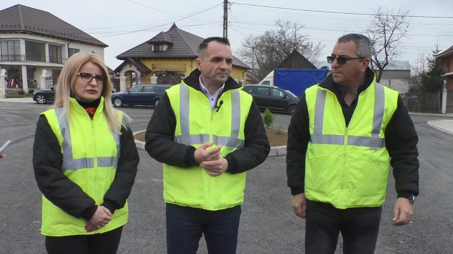 Se lucrează la asfaltarea străzilor din cartierul Prepeleac, altele sunt deja finalizate, primarul Cristian Stan alături de echipa sa de viceprimari a făcut o vizită în teren.