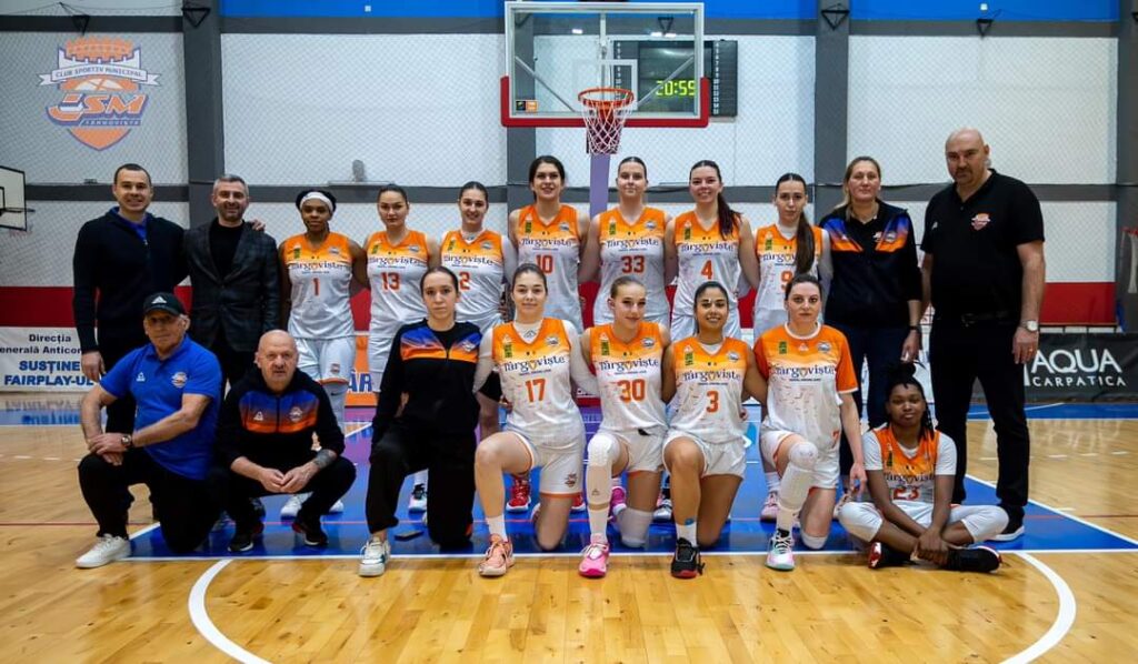 Echipa de baschet CSM Târgoviște câștigă primul meci din play-off împotriva CS Universitatea Cluj Echipa de baschet CSM Târgoviște câștigă primul meci din play-off împotriva CS Universitatea Cluj, un meci plin de intensitate.