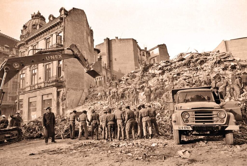 Cutremurul din 1977 a fost un cutremur puternic care s-a produs la ora 21:22:22 în data de 4 martie 1977, cu efecte devastatoare asupra României.