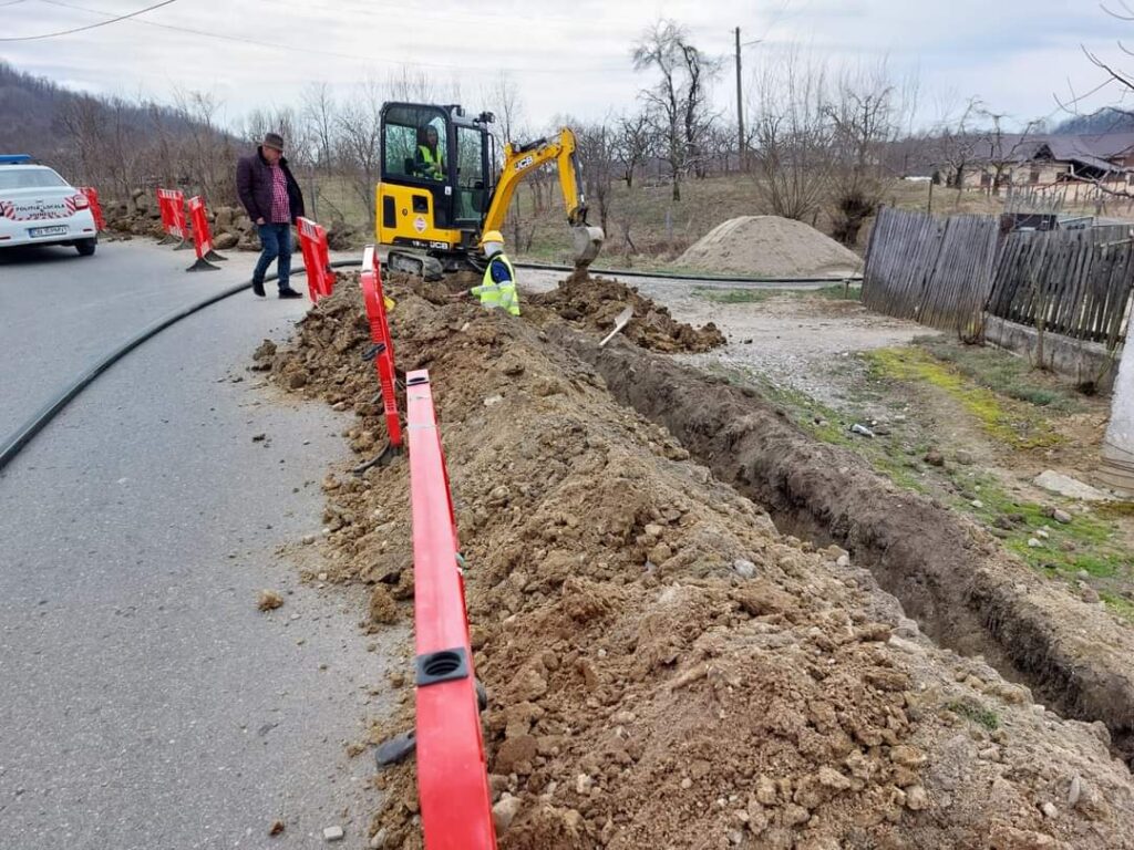 Se lucrează la cea mai mare investiție: "Sistemul de alimentare cu gaze naturale în toate cele opt sate ale comunei Voinești"