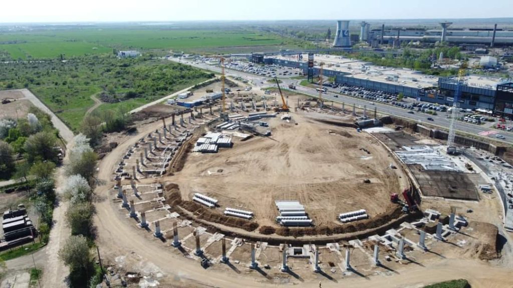 CJ Dâmbovița: Se montează primele tribune ale complexului sportiv „Dâmbovița Arena” Dâmbovița Arena