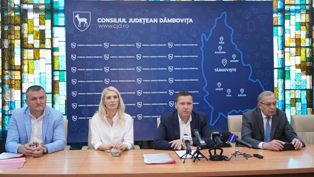 Președinte CJ Dâmbovița, Corneliu Ștefan a semnat contractele de finanțare pentru organizații implicate în activități sportive, sociale, de educație civică și de tineret