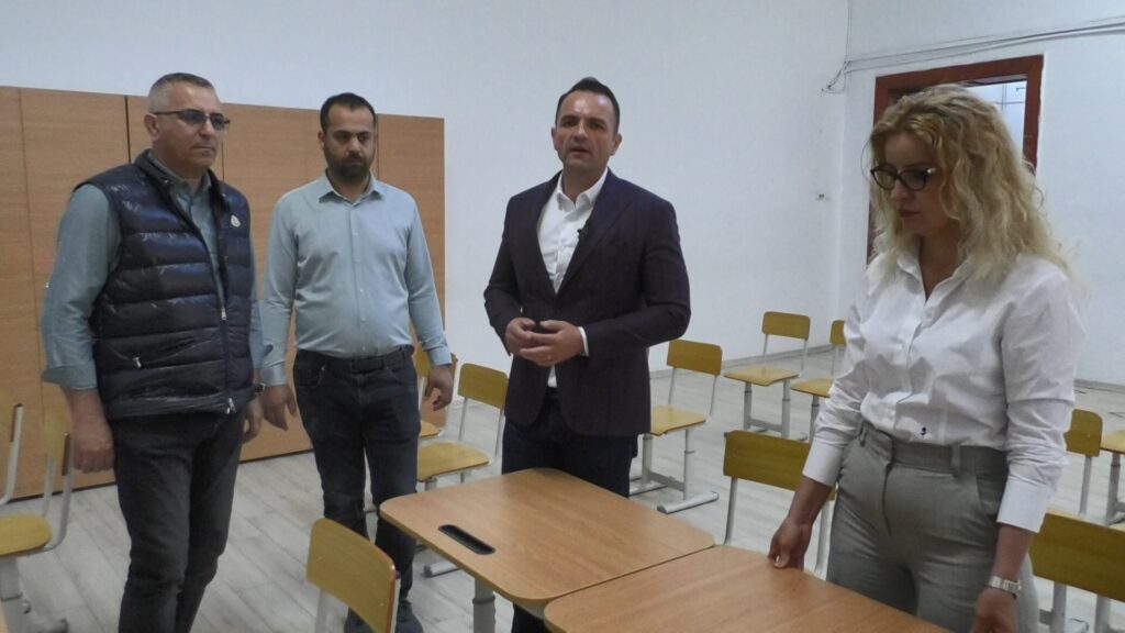 A început livrarea mobilierului didactic și de laborator pentru cele 31 de unități școlare și preșcolare din Târgoviște