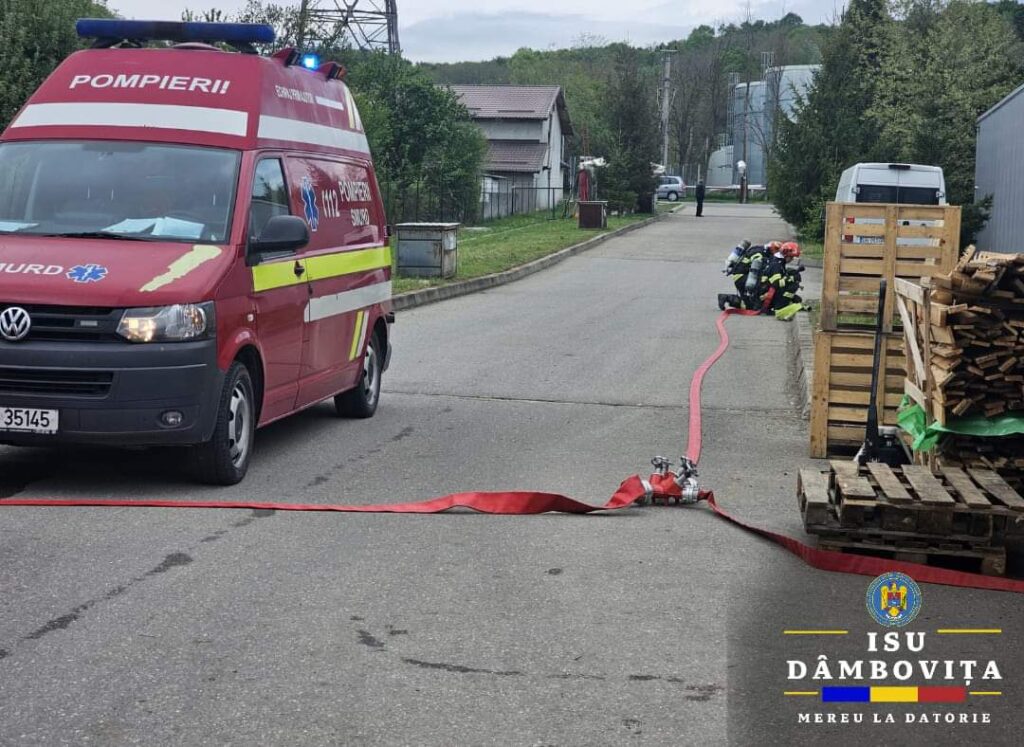 Pompierii au desfășurat un exerciţiu pentru gestionarea unei situaţii de urgenţă generată de un incendiu produs la un operator economic Pompierii au desfășurat un exerciţiu pentru gestionarea unei situaţii de urgenţă generată de un incendiu produs la un operator economic