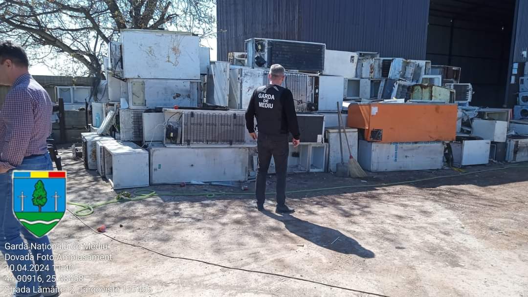 Comisarii Comisariatului Judeţean Dâmboviţa al Gărzii Naţionale de Mediu, împreună cu poliţiştii Serviciului de Investigare a Criminalităţii