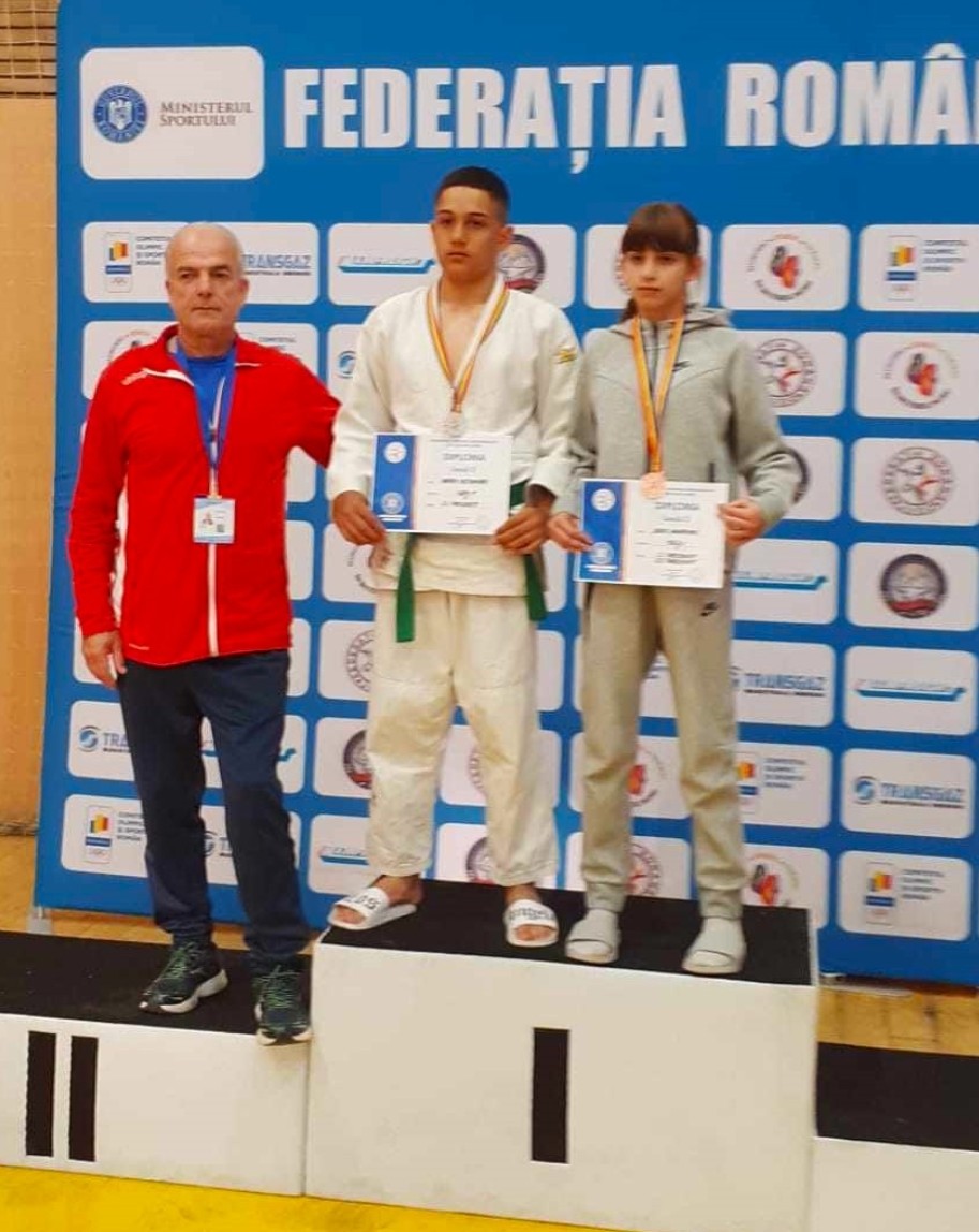 Judocanul Iliuță Dobra, vicecampion național la copii U13, Sala Sporturilor „Olimpia” din Arad a găzduit, în weekend