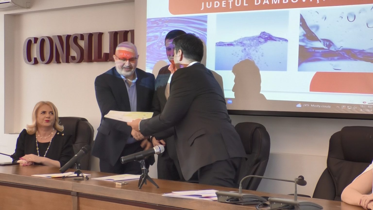 La nivelul județului Dâmbovița, a fost semnat  de către Compania de Apă Târgoviște-Dâmbovița un nou contract în cadrul Programului „Prima Conectare" 