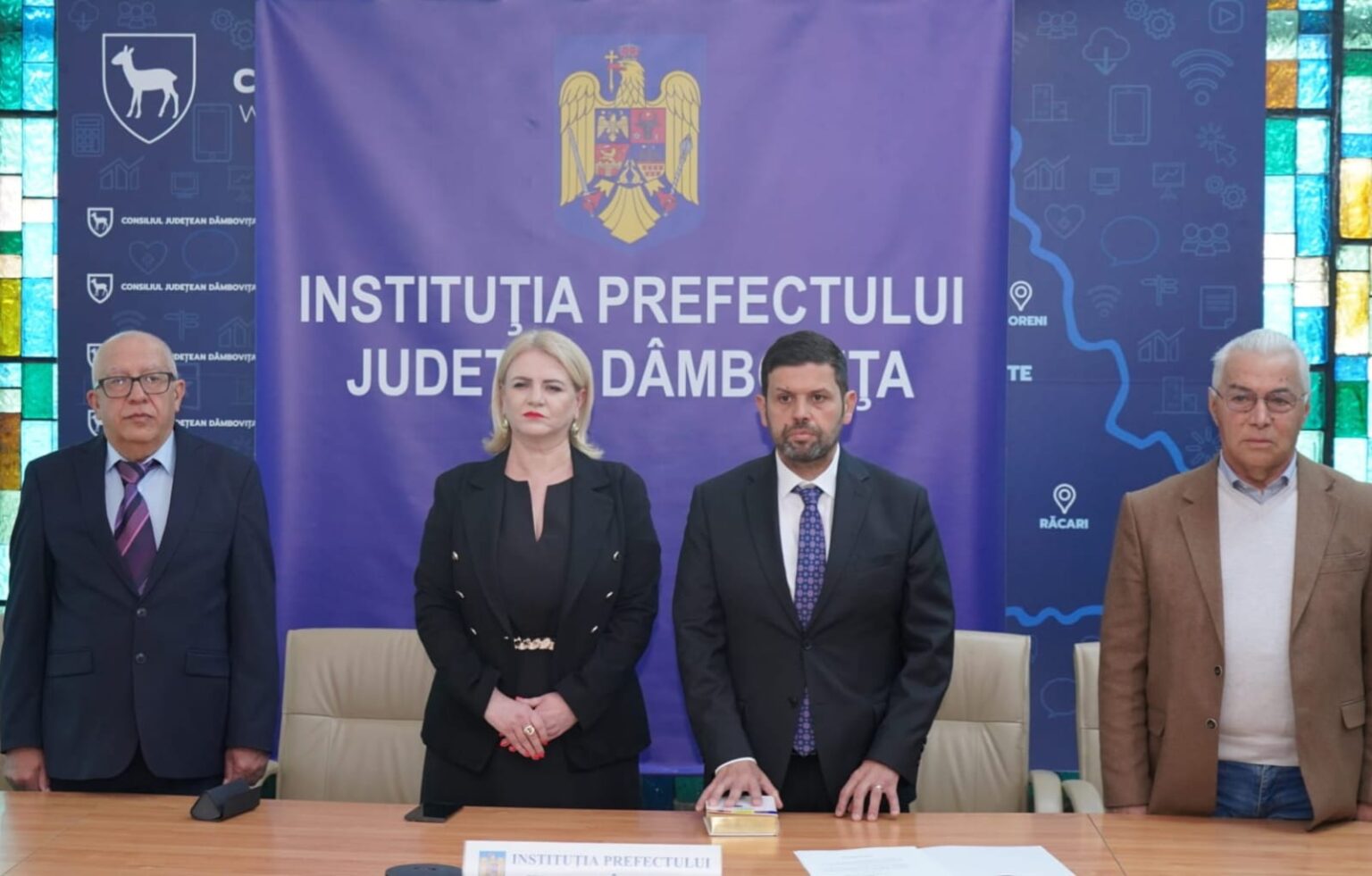 Marian Tănase este subprefect al județului Dâmbovița, din 24 aprilie 2024 Marian Tănase este subprefect al județului Dâmbovița, din 24 aprilie 2024, a depus jurământul de credință pentru funcția de subprefect al județului Dâmbovița.