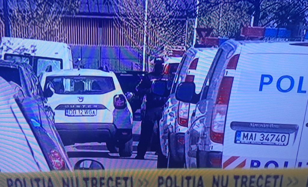 Primele percheziții la un posibil suspect în cazul cadavrului descoperit pe un câmp în județul Dâmbovița ACUM sunt în desfășurare primele percheziții în Capitală, la un posibil suspect în cazul femeii tranșate, al cărui cadavru a fost descoperit pe un câmp în vecinătatea A1, în județul Dâmbovița.
