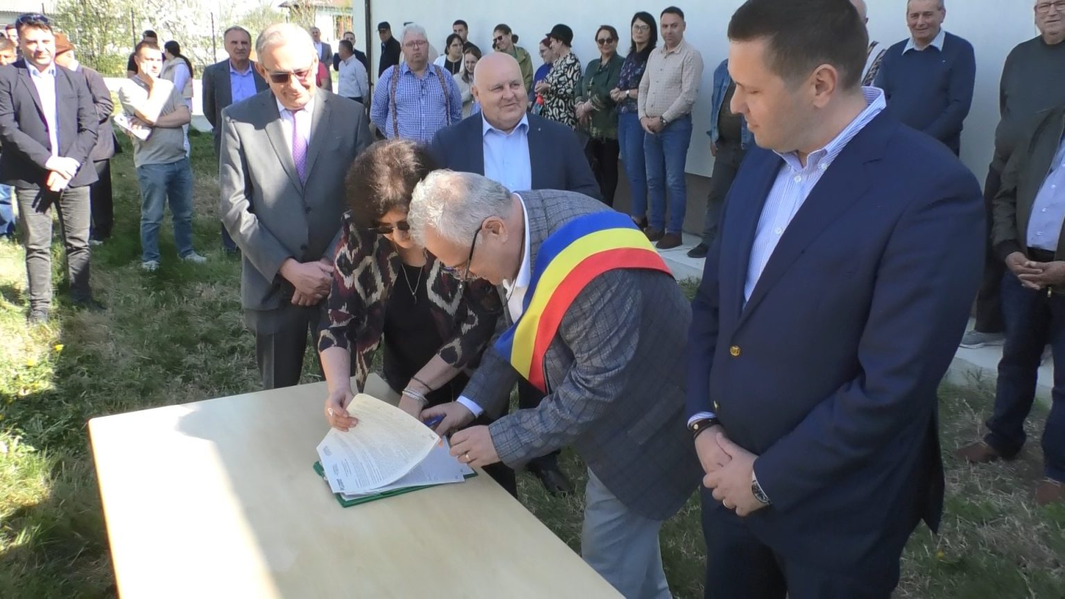 Comuna Mănești are de astăzi, rețeaua de gaze funcțională. VIDEO Constantin, a reușit să finalizeze această investiție mult așteptată.