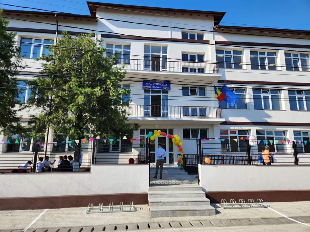 Comuna Răzvad este în plină dezvoltare, administrația locală condusă de primarul Emanuel Spătaru a implementat proiecte majore