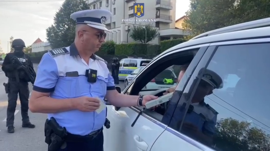 Atenție! Sute de polițiști sunt pe drumurile din Dâmbovița, nu scapă nimeni de radare, etilotest și drugtest, în orele următoare se intensifică controalele în tot județul Dâmbovița.